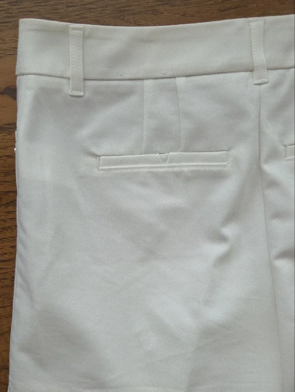 WHITE HOUSE BLACK MARKET THE 5 INCH SHORT SHORTS WHITE SIZE 0 - Picture 10 of 14